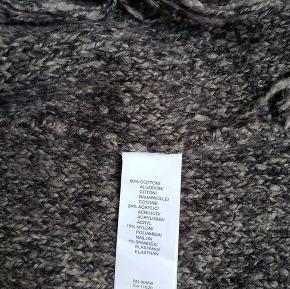 Kensie Oversized Fringe Crop Pullover Sweater - Picture 7 of 7